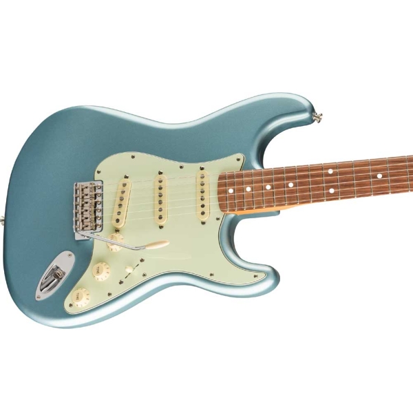 Fender Vintera 60s Stratocaster Pau Ferro Fingerboard SSS Electric Guitar with Deluxe Gig Bag Ice Blue Metallic 0149983383