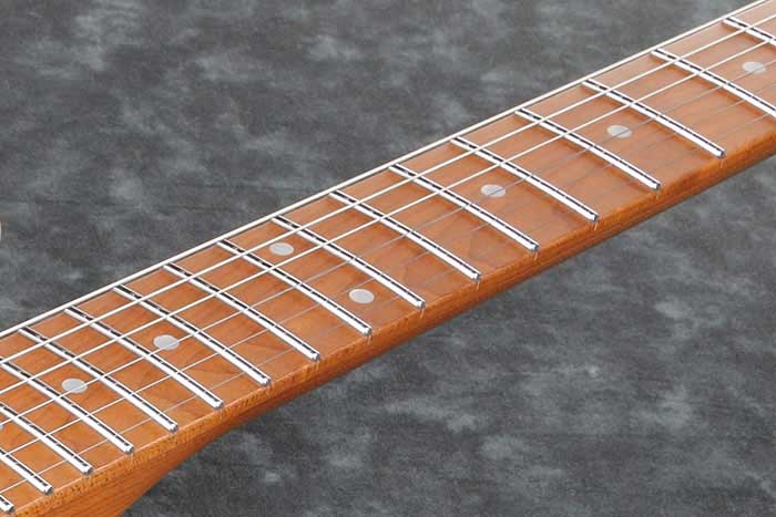 Roasted Maple fretboard w/White dot inlays