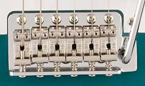 VINTAGE-STYLE SYNCHRONIZED TREMOLO WITH BENT STEEL SADDLES