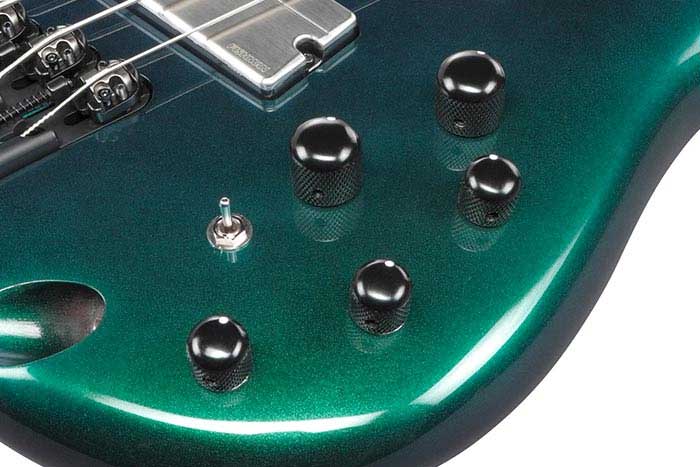 Fishman® 3-band EQ