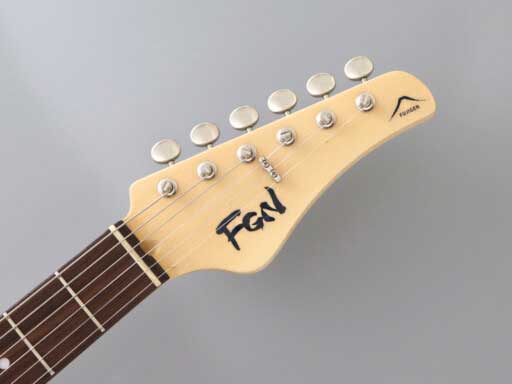 FGN Three-String-Tree and GOTOH®vintage style Magnum Lock tuners.