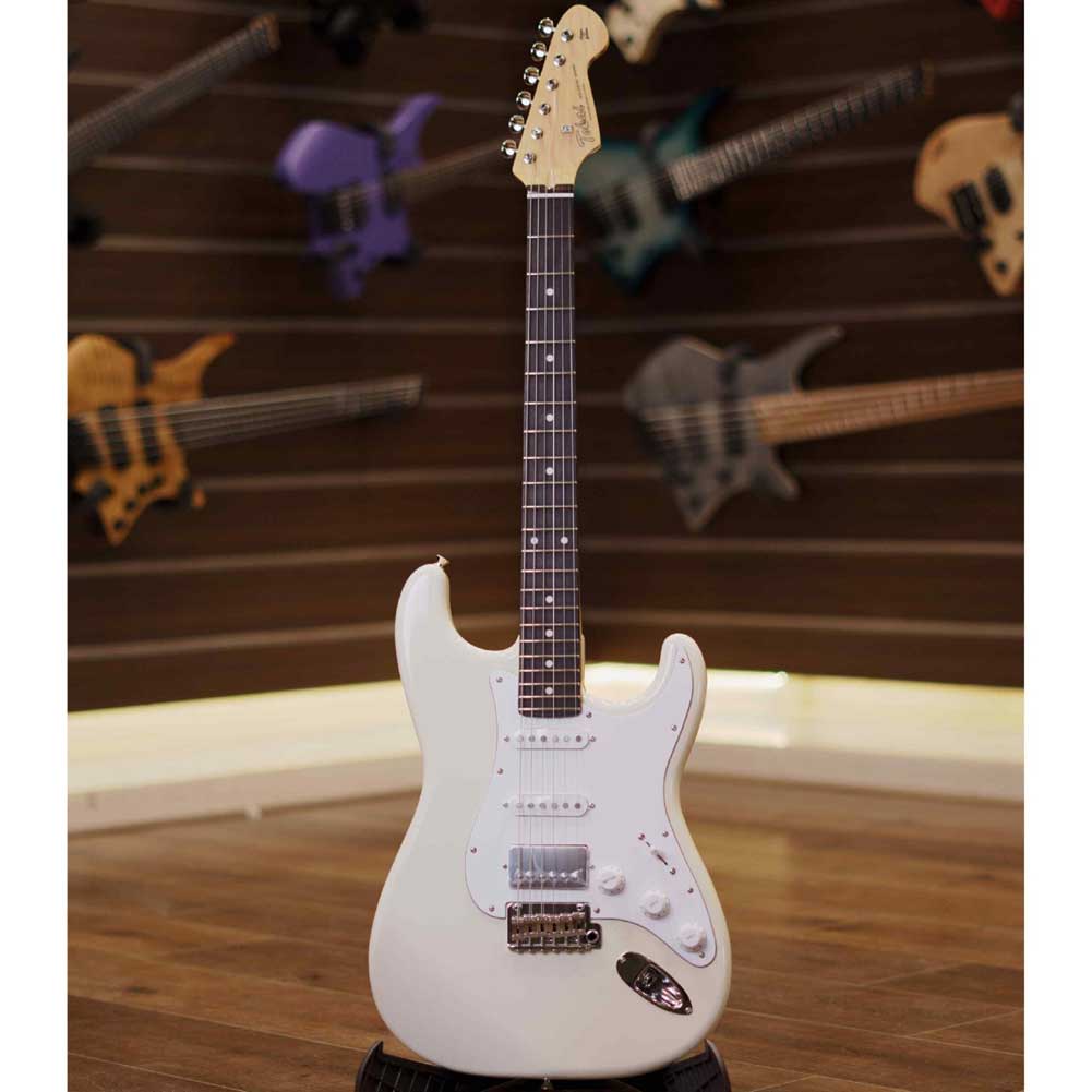 Tokai AST 423-101 VW Classic S-Style with PAF Bridge Pickup Vintage White with Hardcase Made in Japan