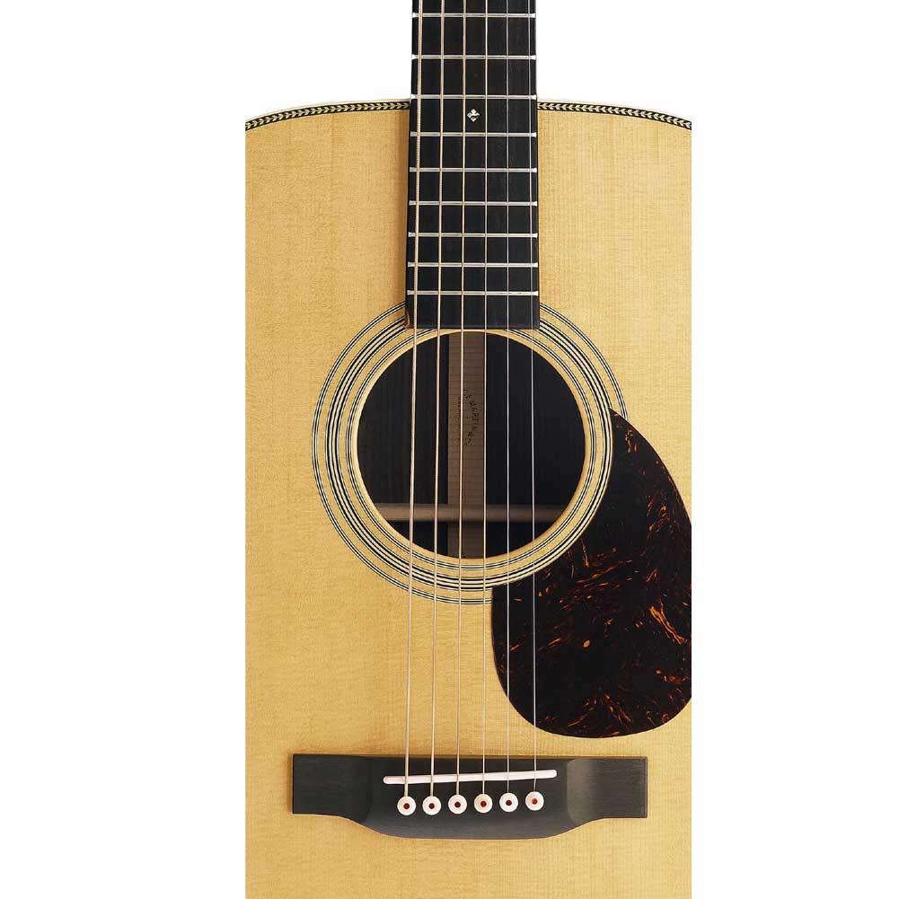 Martin OM-28E Natural with Aging Toner 2025 Standard Series Electro Acoustic Guitar Fishman Aura VT Blend with hardcase 10Y25OM28E