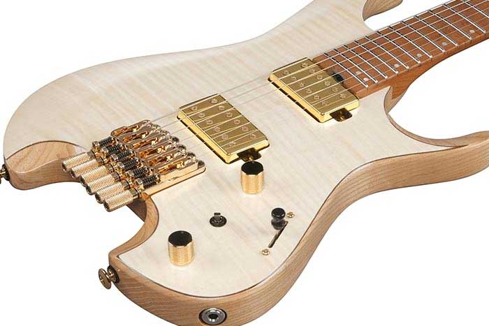 Flamed Maple top / Ash body