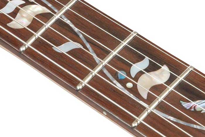 Jumbo frets with j.custom fret edge treatmentv