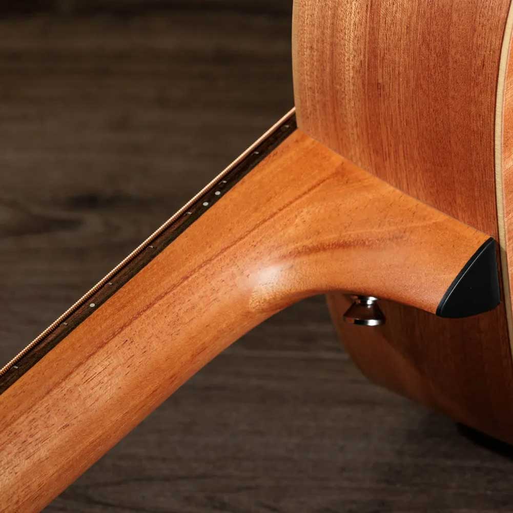 Taylor GS Mini-e Bass ES-B electronics Electro Acoustic Guitar with structured gig bag Taylor GS Mini-e Bass ES-B electronics Electro Acoustic Guitar with structured gig bag