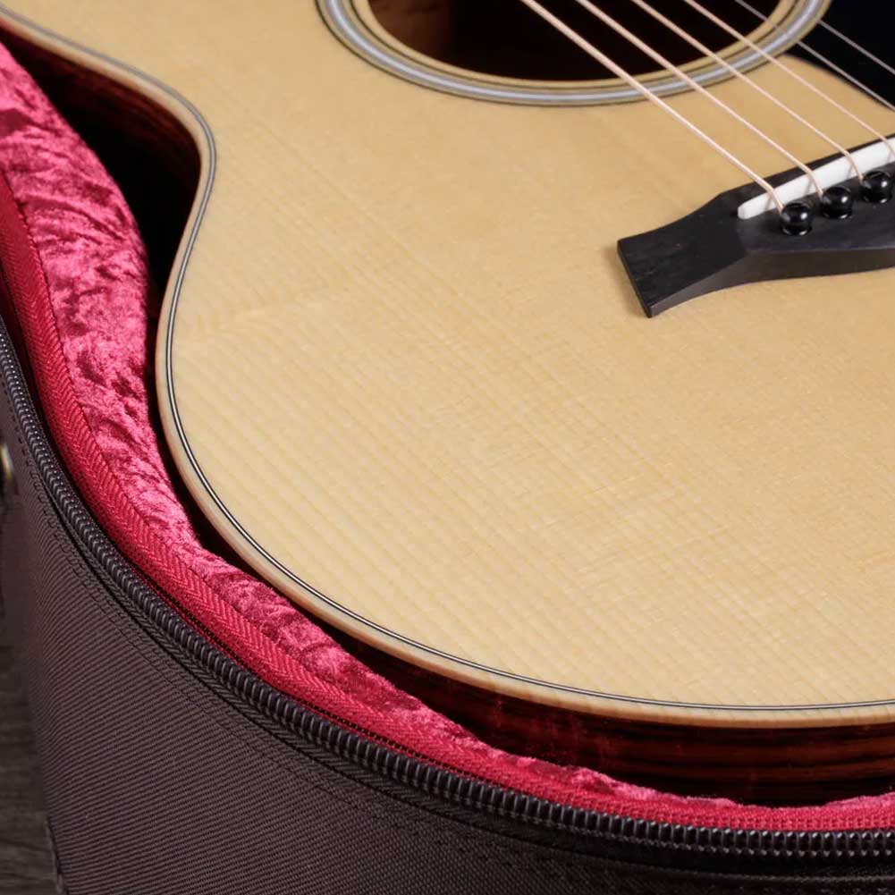 Taylor GS Mini-e Rosewood Plus ES-B electronics Electro Acoustic Guitar with structured gig bag Taylor GS Mini-e Rosewood Plus ES-B electronics Electro Acoustic Guitar with structured gig bag
