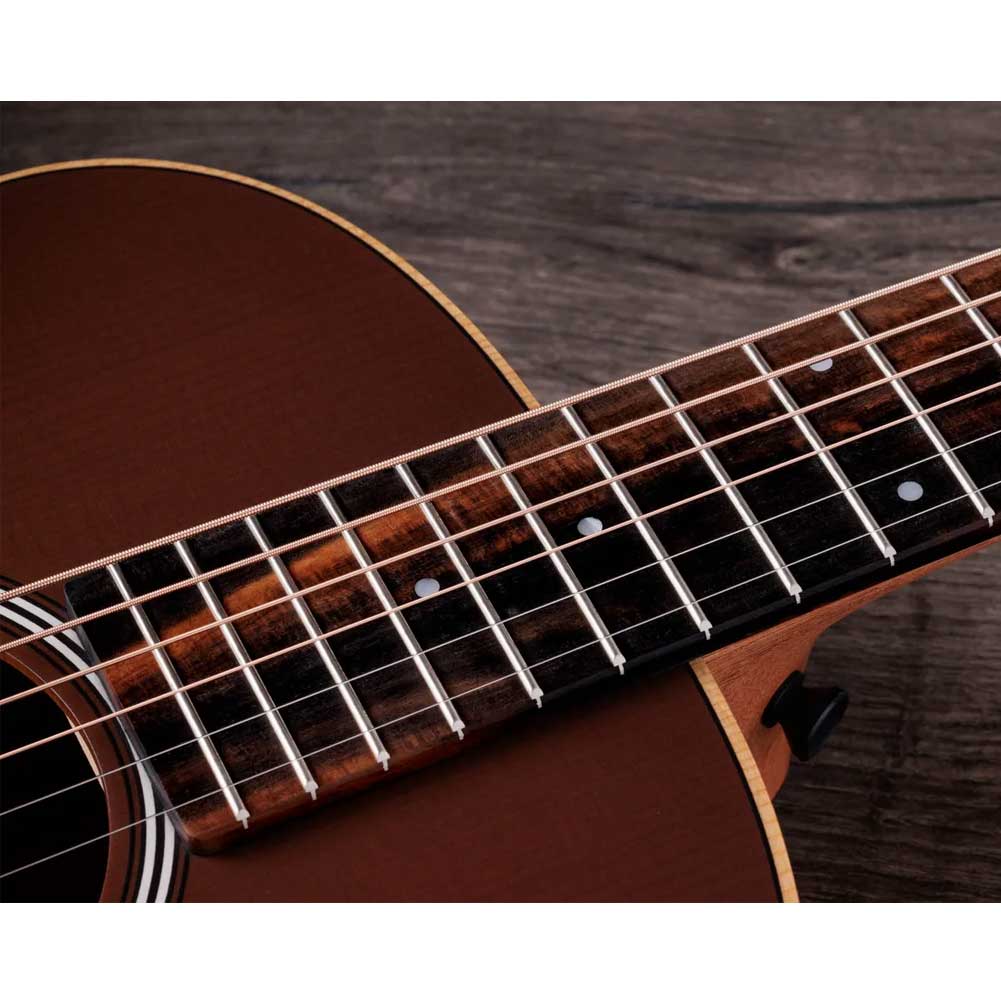 Taylor GS Mini-e Special Edition Honeyburst ES-B electronics Electro Acoustic Guitar with structured gig bag Taylor GS Mini-e Special Edition Honeyburst ES-B electronics Electro Acoustic Guitar with structured gig bag