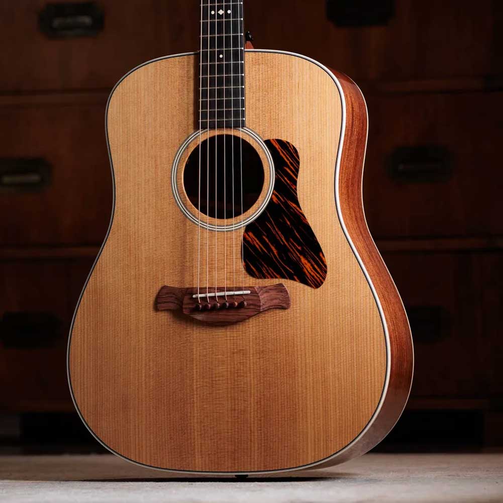 Taylor Gold Label 510e LR Baggs Element VTC Natural Electro Acoustic Guitar with Hardshell case Taylor Gold Label 510e LR Baggs Element VTC Natural Electro Acoustic Guitar with Hardshell case