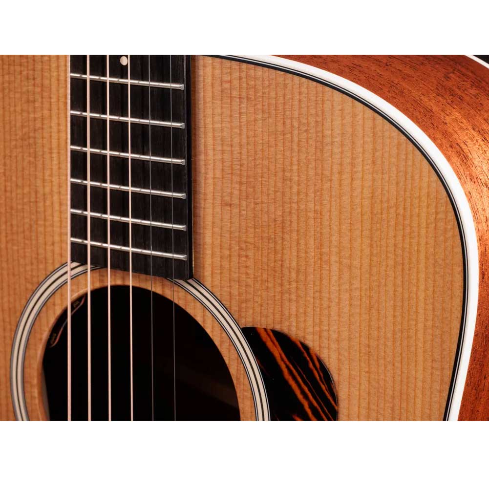 Taylor Gold Label 510e LR Baggs Element VTC Natural Electro Acoustic Guitar with Hardshell case Taylor Gold Label 510e LR Baggs Element VTC Natural Electro Acoustic Guitar with Hardshell case